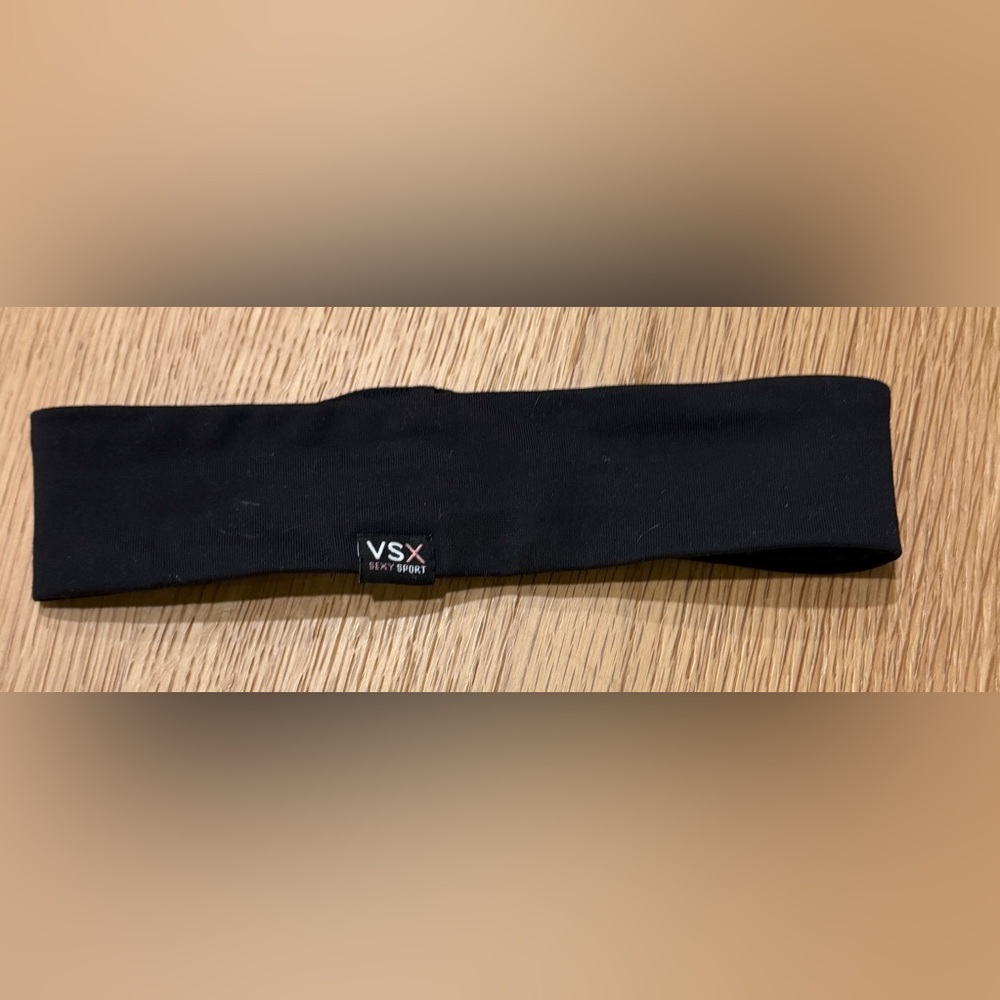 Victoria’s Secret VSX Sport headband,